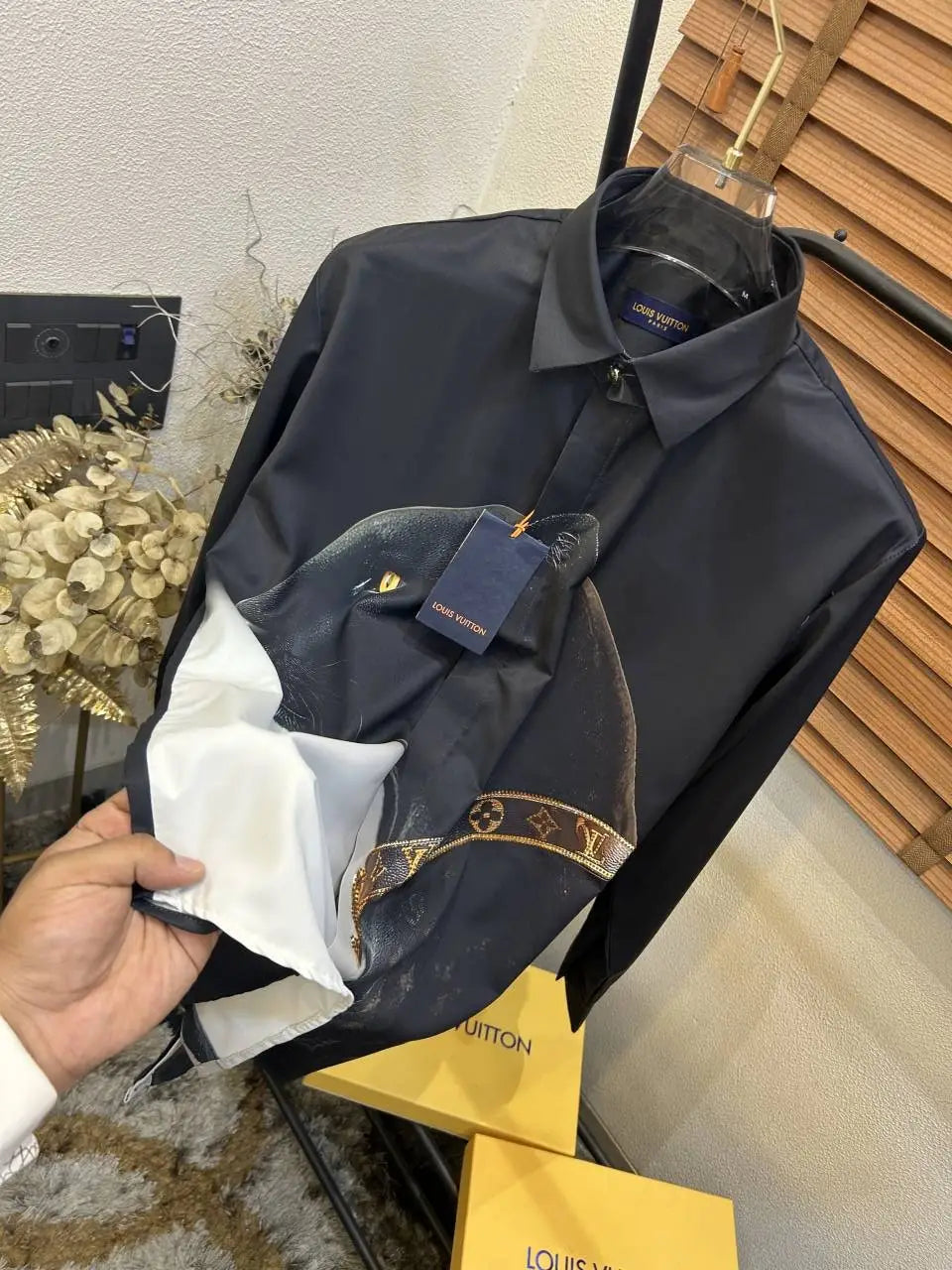 Loui_s Vuitton Imported E_Xclusive Cheetah Printed MonogRam Sequence Premium Shirt With Brand Box DN 620