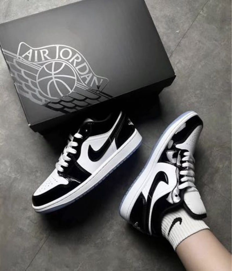 Air Jordan 1 Low SE Concord Black