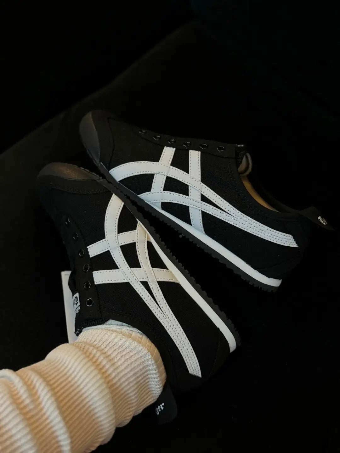Onitsuka Tiger Mexico 66 Slip On Black White Sneakers For Mens D-2109