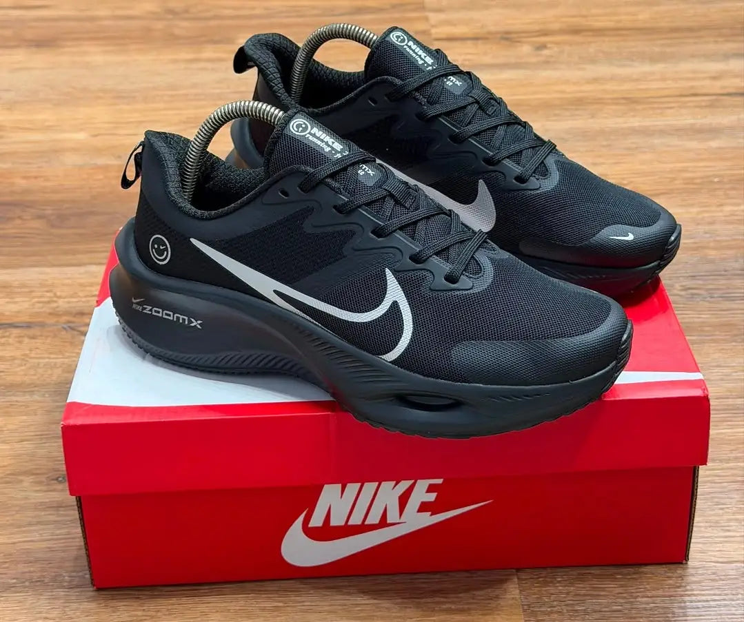 Nike Zoom X smiley All Black
