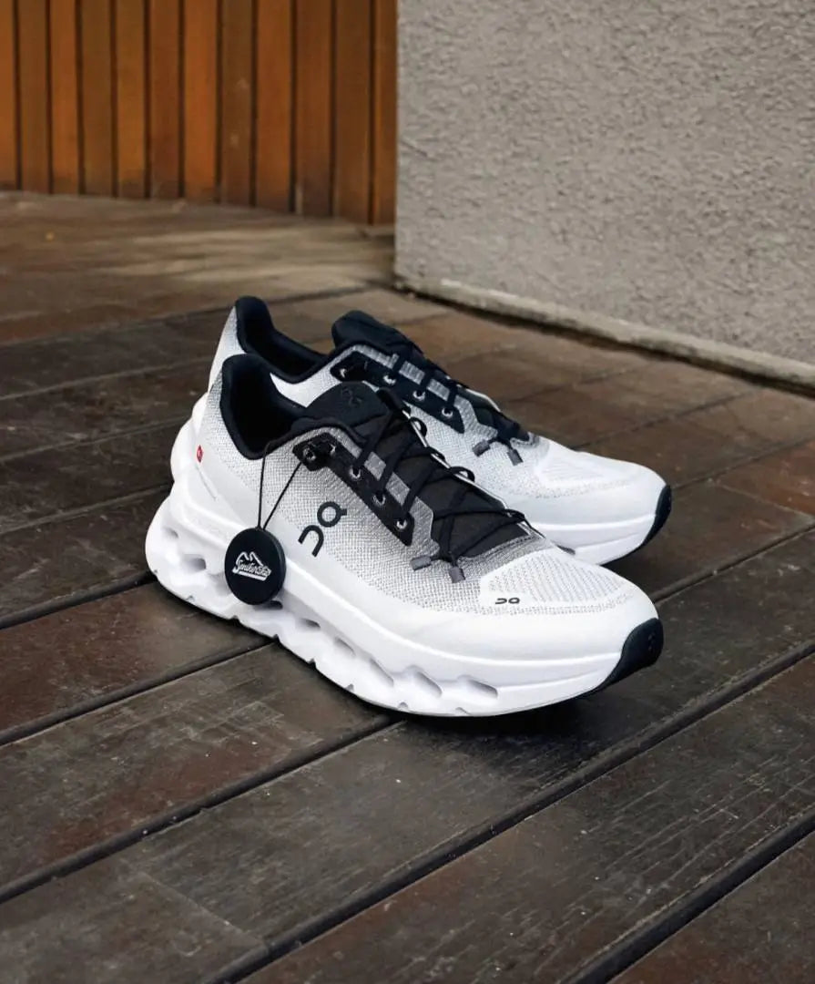 On Cloud Tilt 2.0 Ivory Black 
