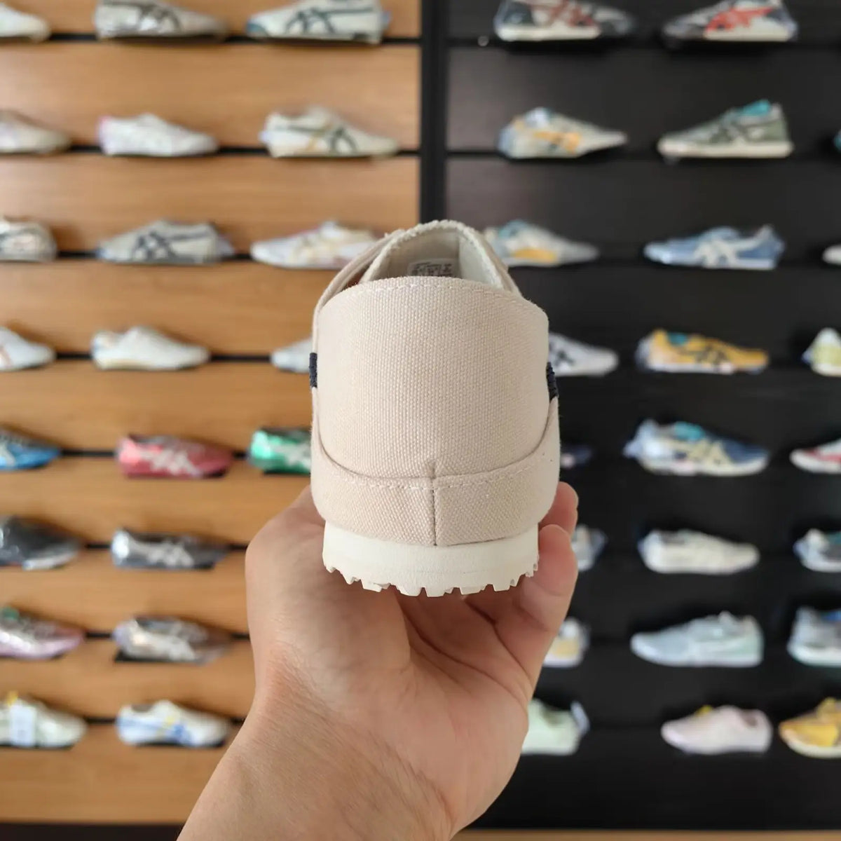 Onitsuka Tiger Mexico 66 Slip-On Paraty Birch Midnight Paraty Desert Camp Cream 7A Premium Mens Sneakers D-2148