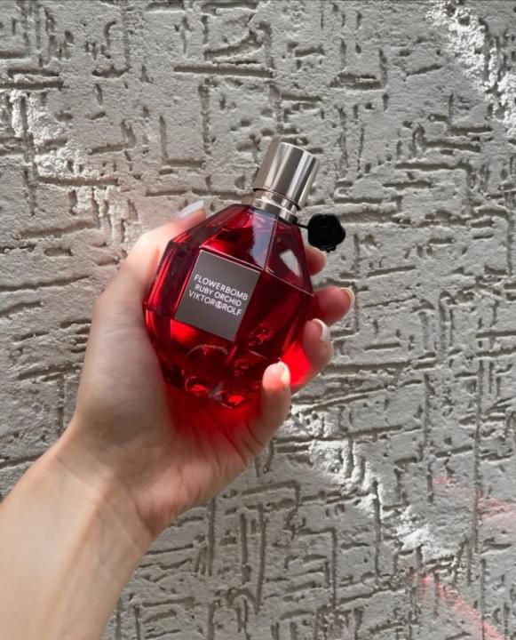 Viktor Rolf Flowerbomb Eau De Parfum