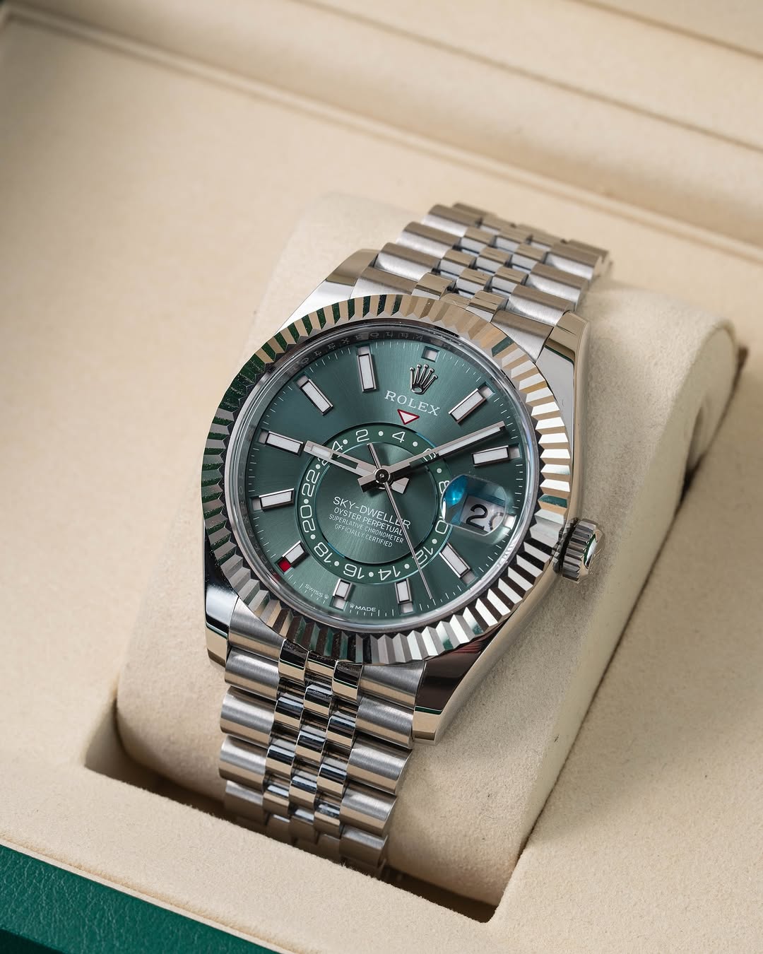 Role_x Sky Dweller Silver/Green Automatic